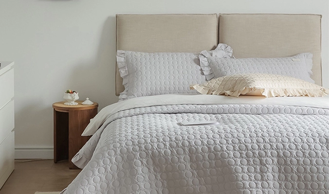 quilts&coverlets